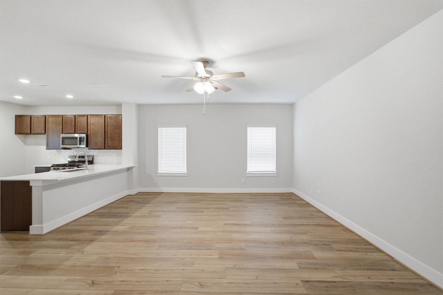 Spacious, unfurnished interior of a new home in Steed Landing, Texas City (Image 10). Spacious, unfurnished interior of a new home in Steed Landing, Texas City (Image 10).