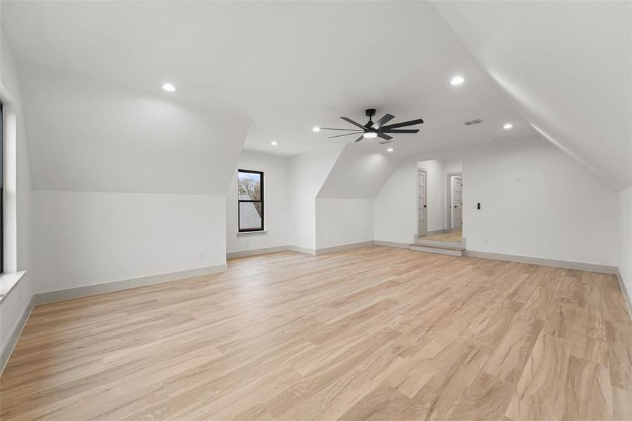 Spacious, unfurnished interior of a new home in , Malakoff (Image 22).