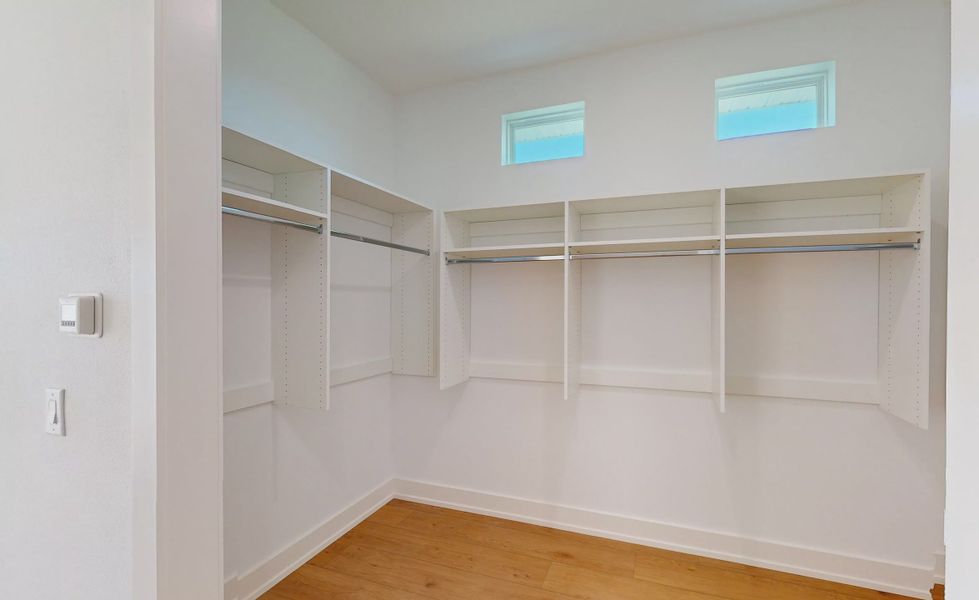 Spacious, unfurnished interior of a new home in West Hill Estates, Dade City (Image 25).