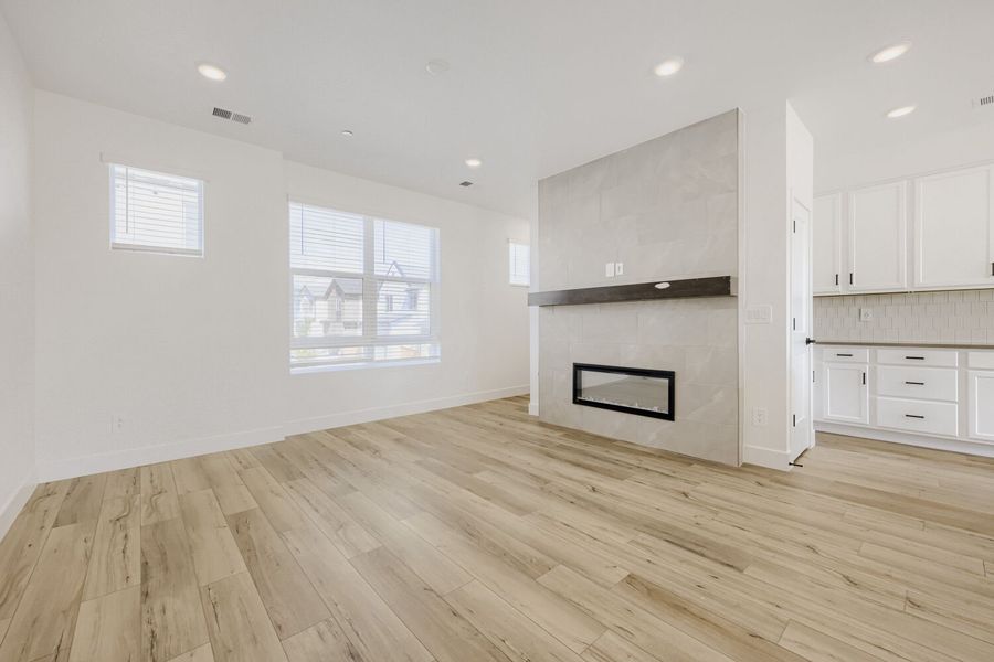Spacious, unfurnished interior of a new home in Uplands, Westminster (Image 8).
