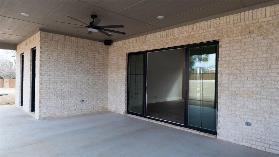 Exterior details and patio area of a home in , Mansfield (Image 24).