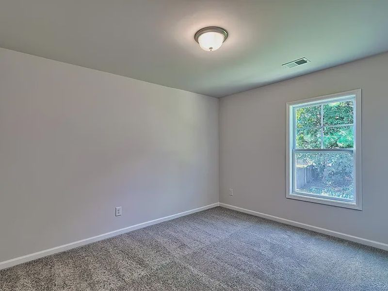 Spacious, unfurnished interior of a new home in Emanuel Creek, West Columbia (Image 17).