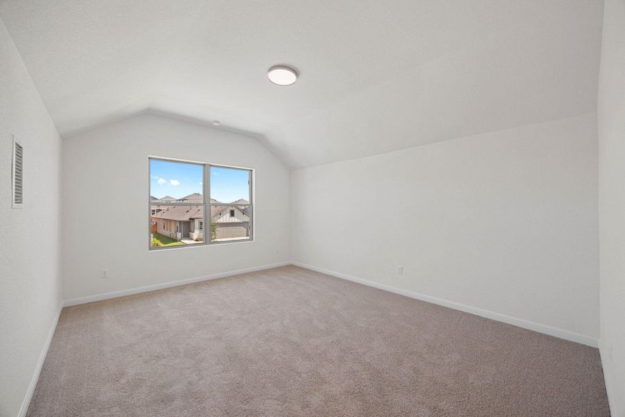 Spacious, unfurnished interior of a new home in Trinity Ranch, Elgin (Image 25).