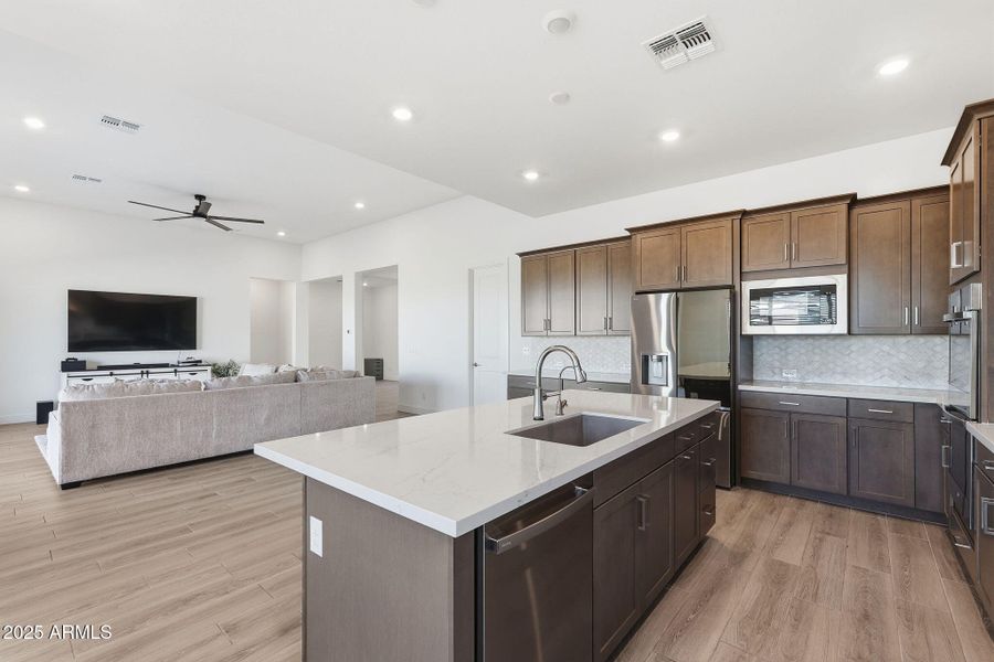 030_ListerPros 030_ListerPros