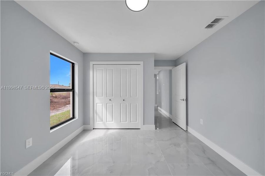 Spacious, unfurnished interior of a new home in , Lehigh Acres (Image 33).