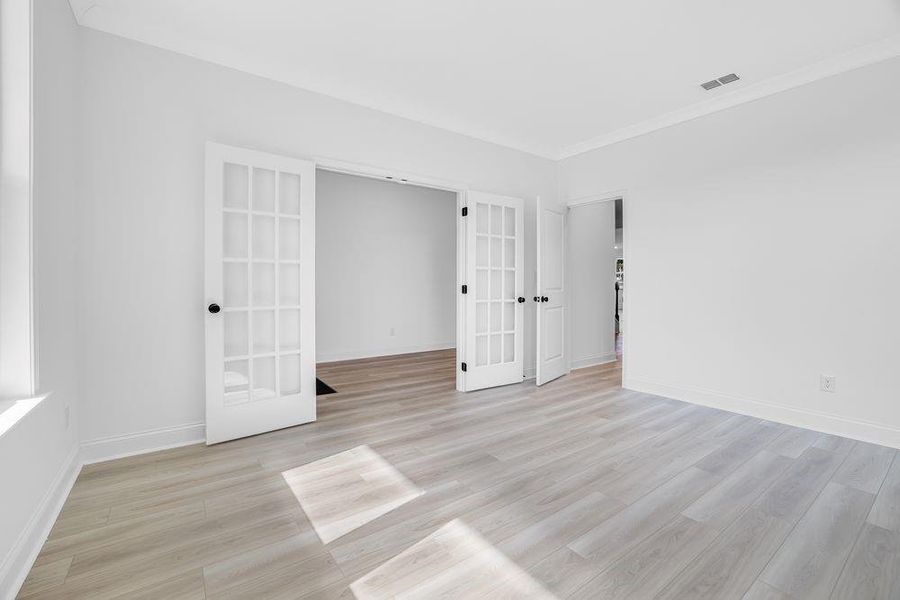 Spacious, unfurnished interior of a new home in Oakmead, Buford (Image 21).