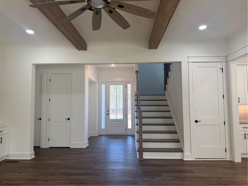 Spacious, unfurnished interior of a new home in , Waleska (Image 18).