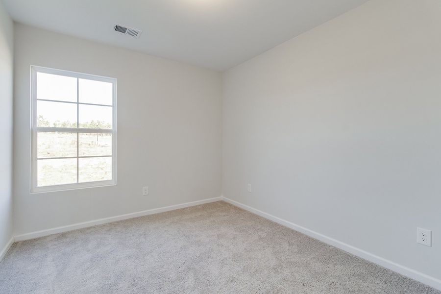 Spacious, unfurnished interior of a new home in Astoria, Columbia (Image 26).