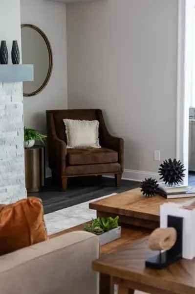Furnished interior view inside a new home in Aberdeen, Hoschton (Image 10).
