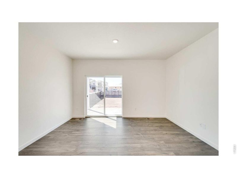 Spacious, unfurnished interior of a new home in Prairie Song, Windsor (Image 13).