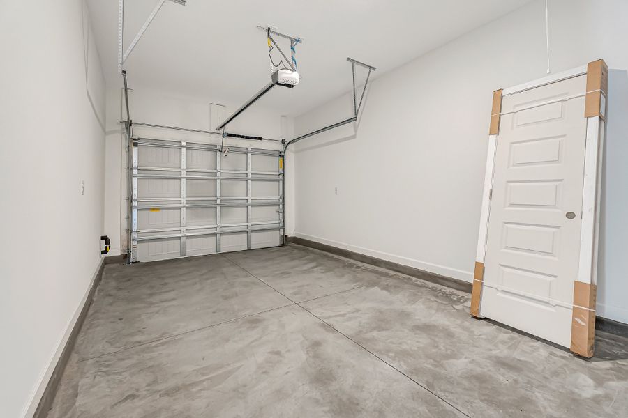 Spacious, unfurnished interior of a new home in Live Oak Cottages, Freeport (Image 33). Spacious, unfurnished interior of a new home in Live Oak Cottages, Freeport (Image 33).