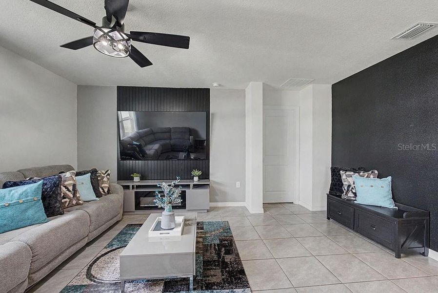 Furnished interior view inside a new home in , Alachua (Image 15).