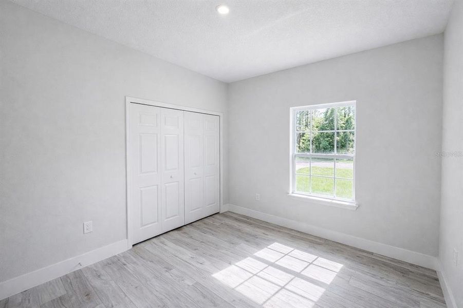 Spacious, unfurnished interior of a new home in , Citrus Springs (Image 13).