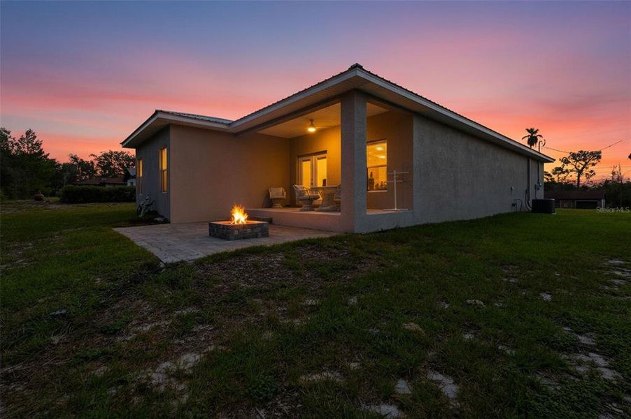 Exterior details and patio area of a home in , Spring Hill (Image 3).
