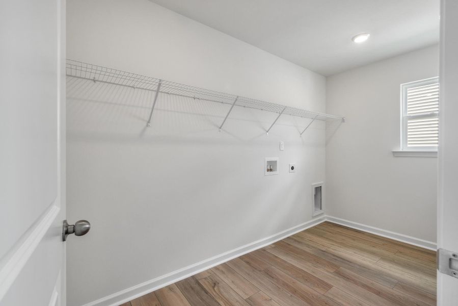 Spacious, unfurnished interior of a new home in Oakley Pointe, Moncks Corner (Image 36).