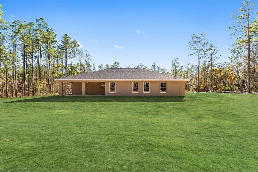 Exterior details and patio area of a home in , Ocala (Image 3).