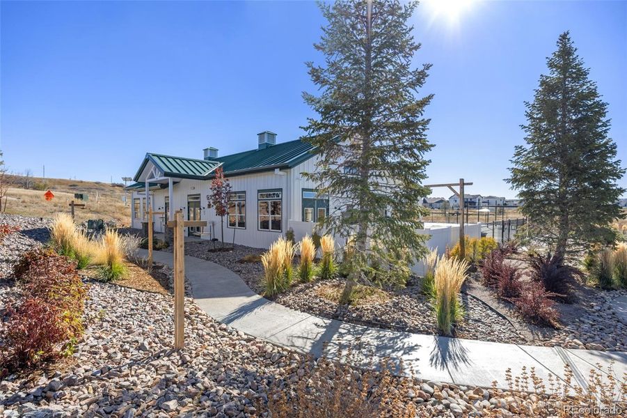 Community amenities in , Parker (Image 40).