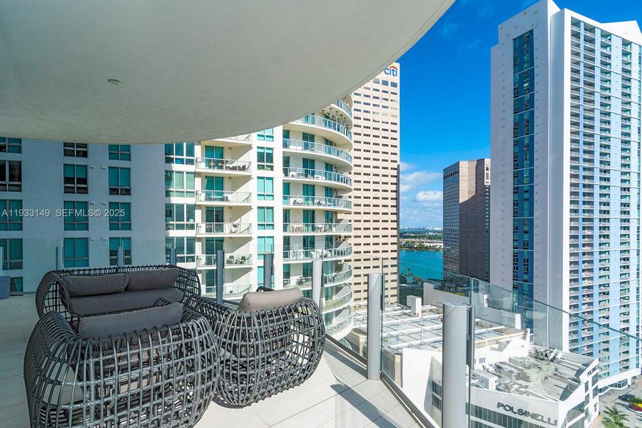 Condo located in Miami, FL showcasing its design and architecture (Image 26).
