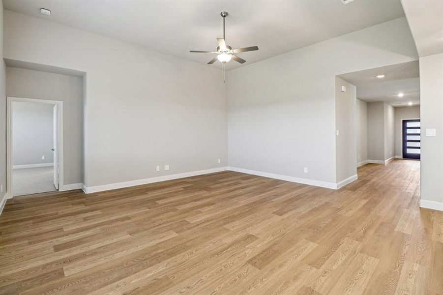 Spacious, unfurnished interior of a new home in Lakehaven - Premier Series, Farmersville (Image 16).