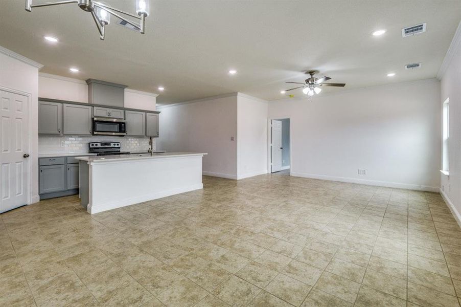 Spacious, unfurnished interior of a new home in , Fort Worth (Image 13). Spacious, unfurnished interior of a new home in , Fort Worth (Image 13).