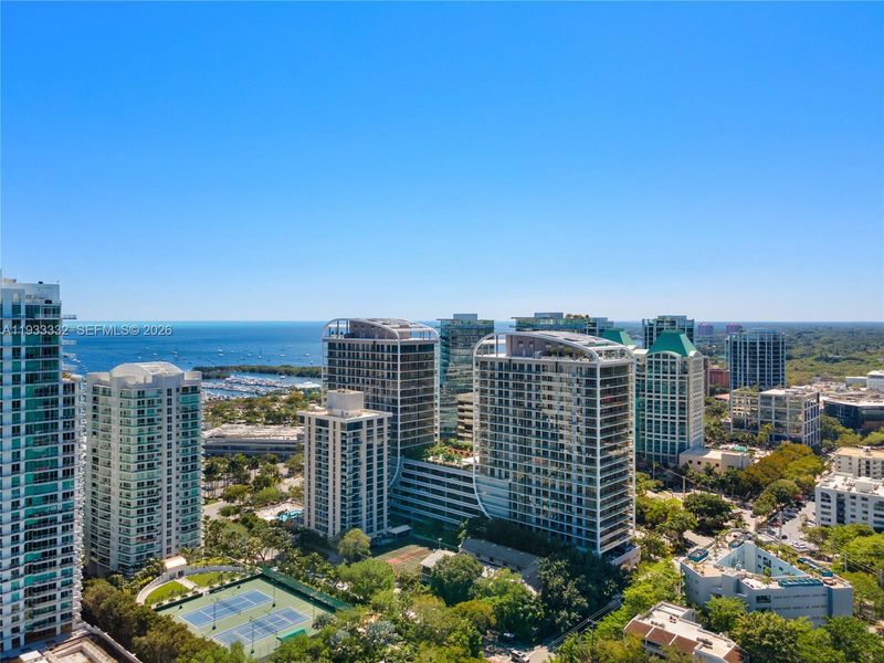 Condo located in Miami, FL showcasing its design and architecture (Image 4).
