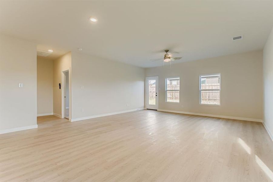 Spacious, unfurnished interior of a new home in MiraVerde, Crowley (Image 23).
