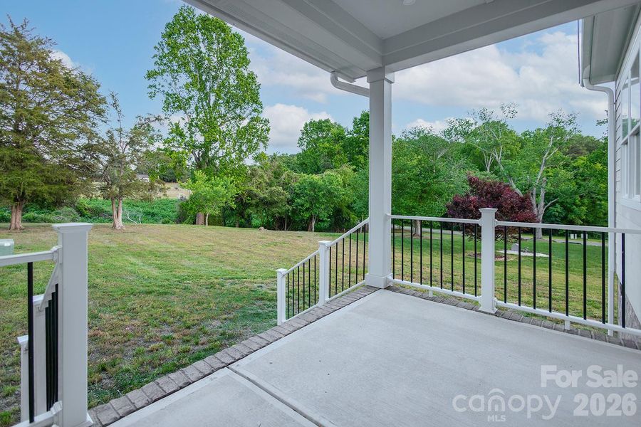 Exterior details and patio area of a home in , Kings Mountain (Image 4).