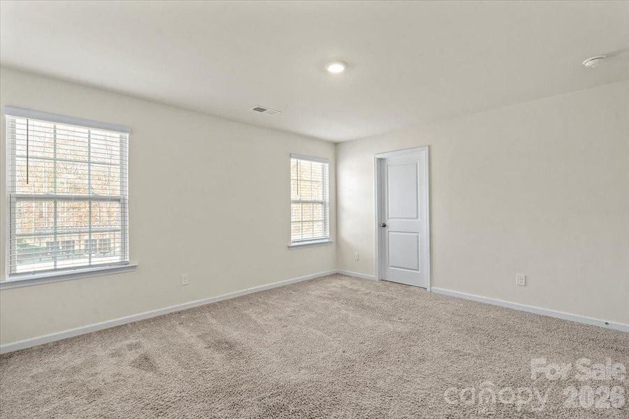 Spacious, unfurnished interior of a new home in , York (Image 23).