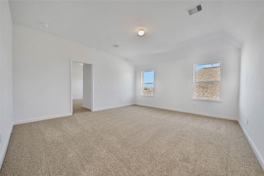 Spacious, unfurnished interior of a new home in , Rosharon (Image 17).