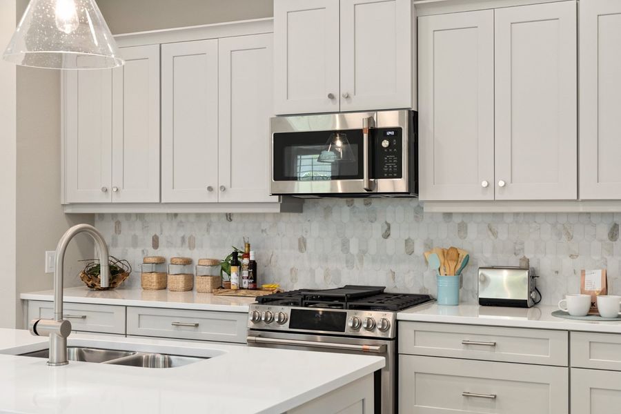 Representative furnished interior of a home built from the Heritage 2 by Neal Communities in Palmera, Venice (Image 7).