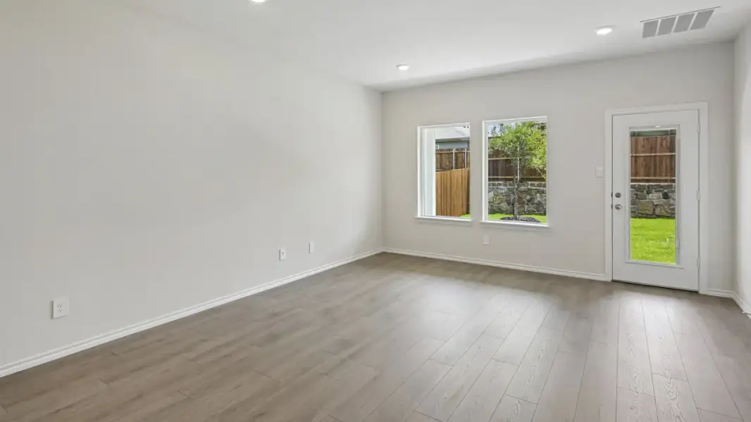 Spacious, unfurnished interior of a new home in Sweetwater Springs, Sherman (Image 5). Spacious, unfurnished interior of a new home in Sweetwater Springs, Sherman (Image 5).