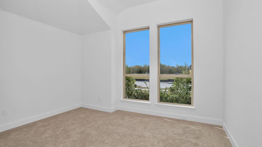 Spacious, unfurnished interior of a new home in Valencia 50', Manvel (Image 7).