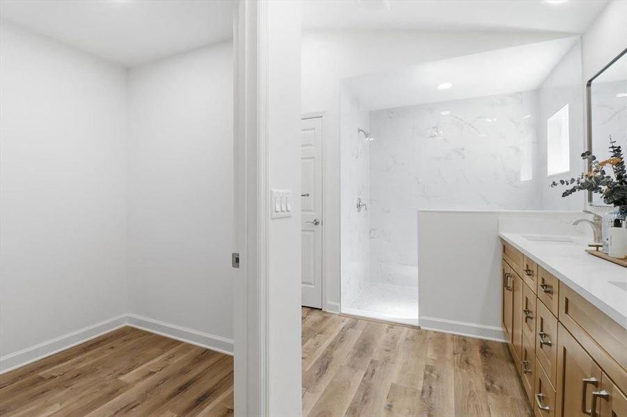 Furnished interior view inside a new home in , Crystal River (Image 36).