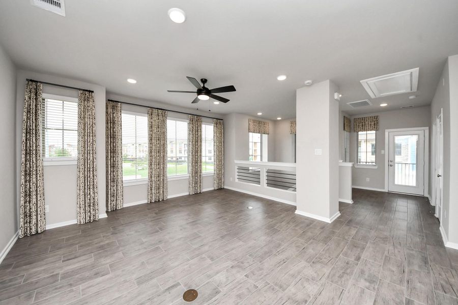 Spacious, unfurnished interior of a new home in The Groves, Humble (Image 25).