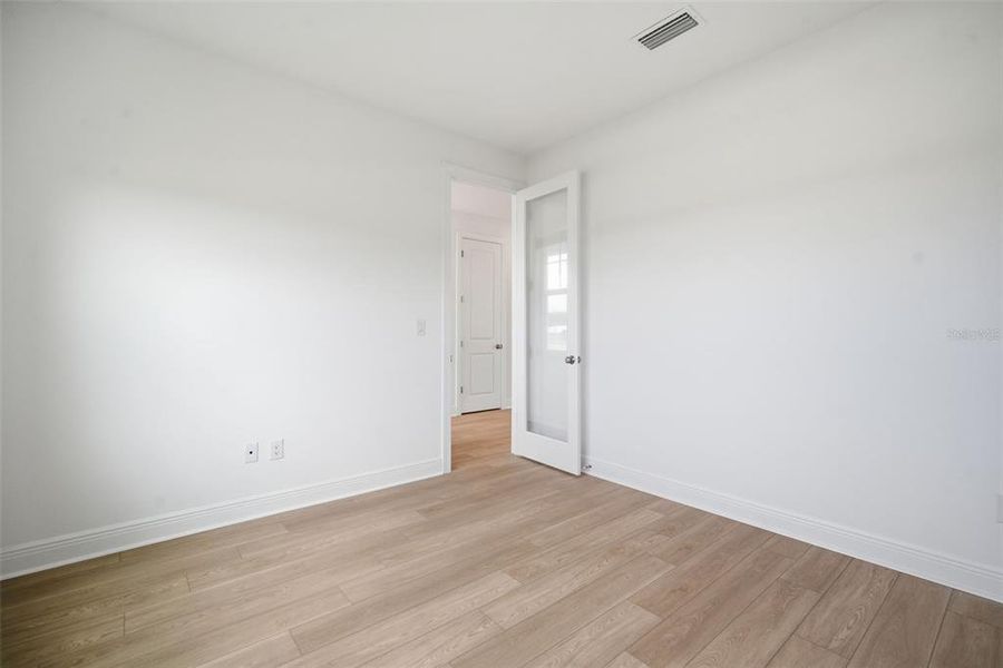 Spacious, unfurnished interior of a new home in North River Ranch, Parrish (Image 44).