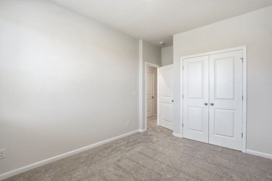 Spacious, unfurnished interior of a new home in Bratton Pointe, Rock Hill (Image 18).