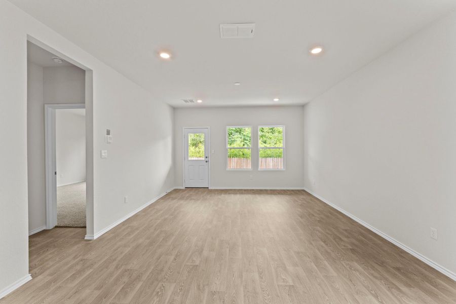 Spacious, unfurnished interior of a new home in Bollinger, Maxwell (Image 15).