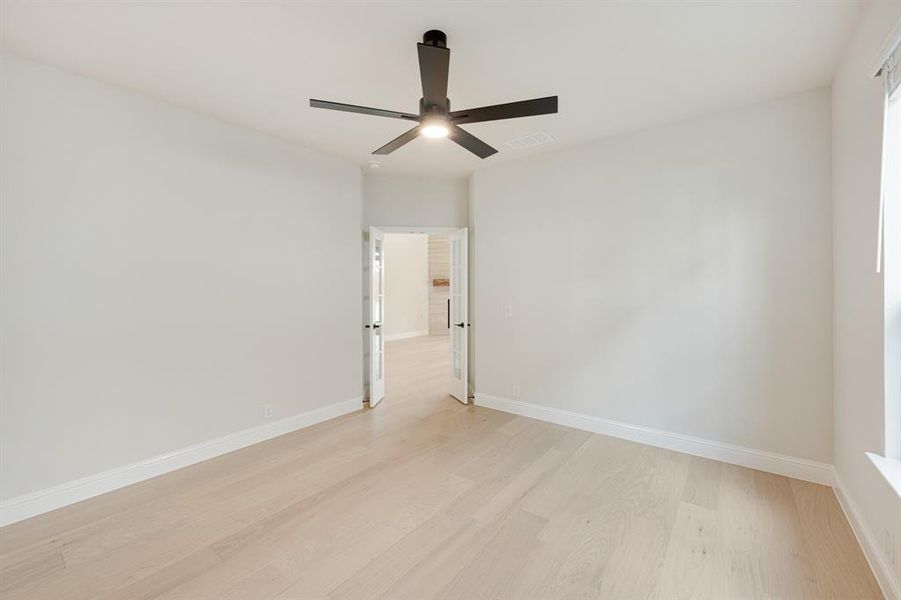Spacious, unfurnished interior of a new home in Glenwood Meadows, Denton (Image 27).