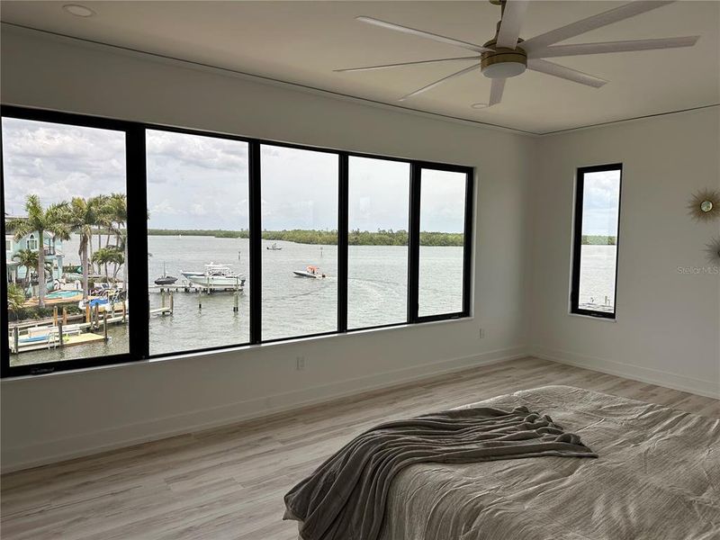 Spacious, unfurnished interior of a new home in , St. Petersburg (Image 21).