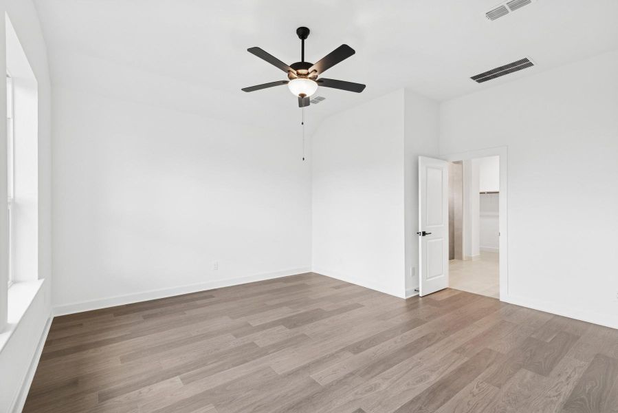 Spacious, unfurnished interior of a new home in Meridiana 55' Homesites, Manvel (Image 13).