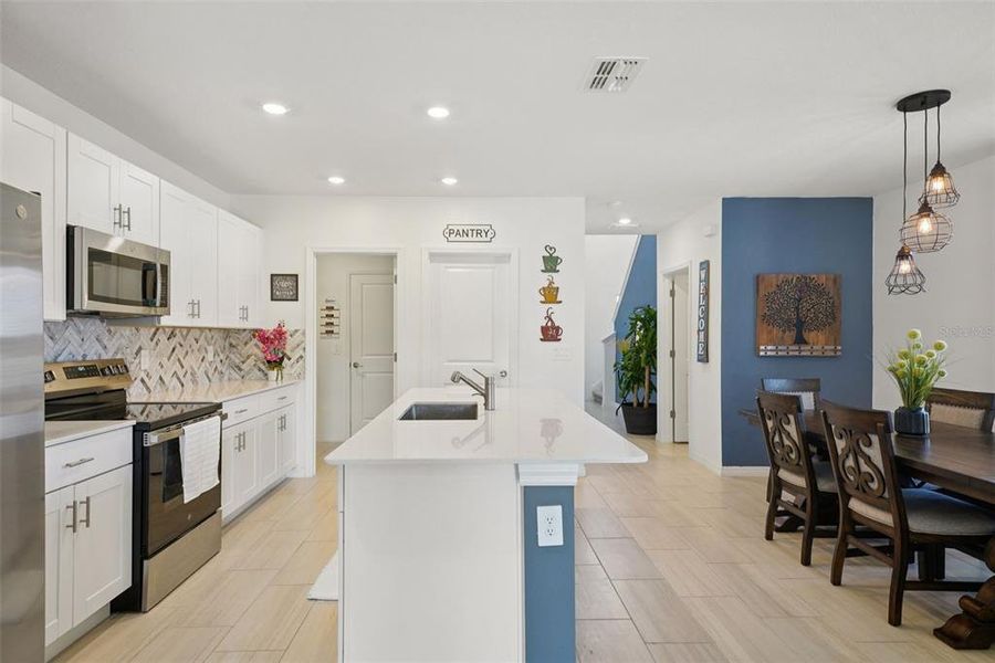 Furnished interior view inside a new home in Park East: The Manors, Plant City (Image 22). Furnished interior view inside a new home in Park East: The Manors, Plant City (Image 22).