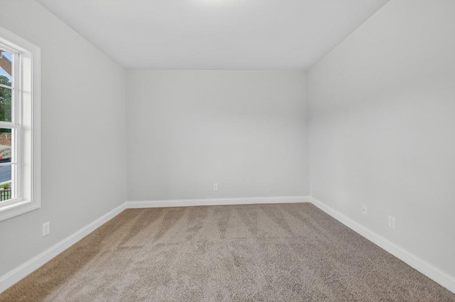 Spacious, unfurnished interior of a new home in Hemingway, Flowery Branch (Image 18).