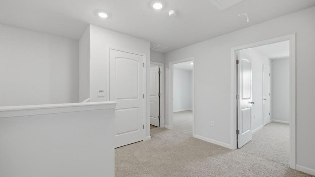 Spacious, unfurnished interior of a new home in Hughes Court, Dawsonville (Image 12).