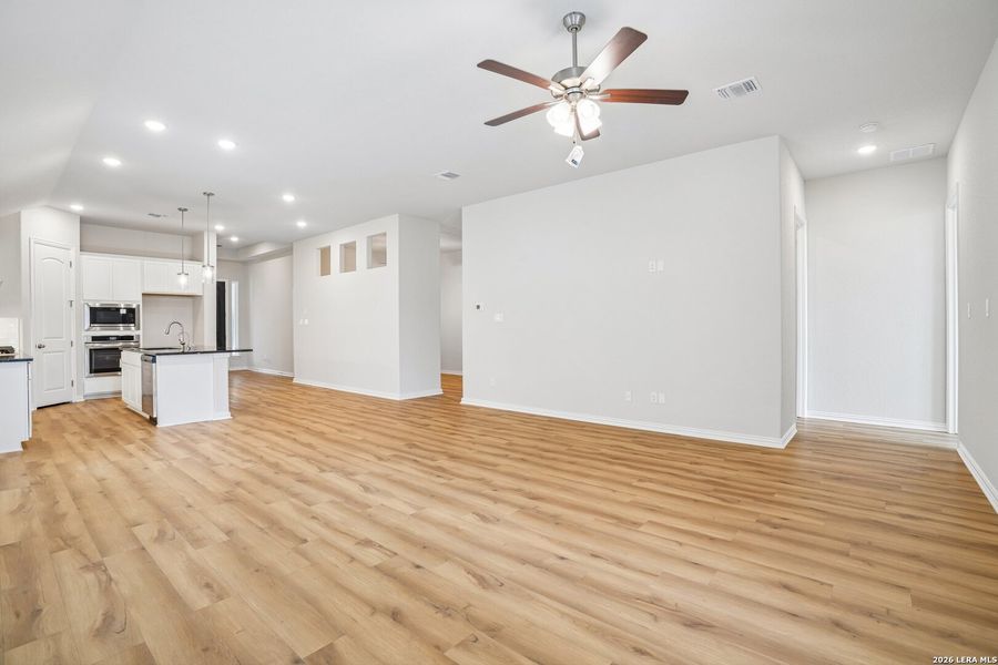 Spacious, unfurnished interior of a new home in The Crossvine, Schertz (Image 34).