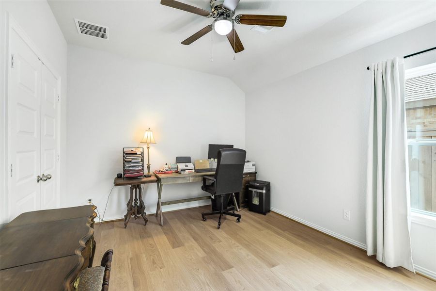 Furnished interior view inside a new home in Bridgeland Creekland Village, Cypress (Image 15). Furnished interior view inside a new home in Bridgeland Creekland Village, Cypress (Image 15).