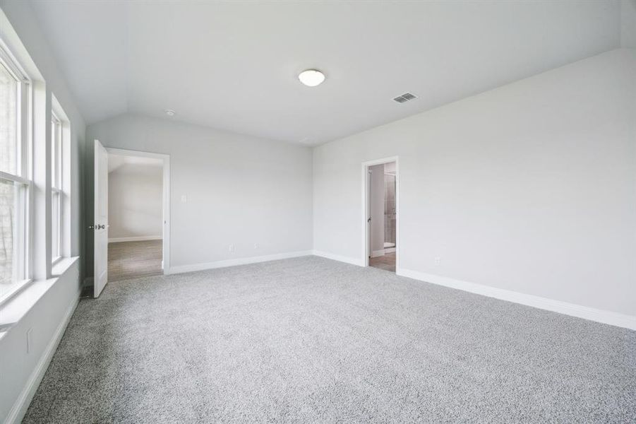 Spacious, unfurnished interior of a new home in Bellagio, Forney (Image 16).