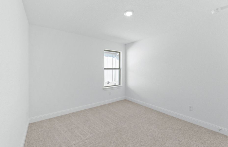 Spacious, unfurnished interior of a new home in Saddleback at Santa Rita Ranch, Liberty Hill (Image 34).