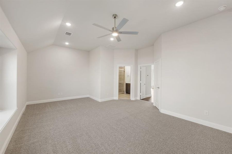 Spacious, unfurnished interior of a new home in Sable Creek, Sanger (Image 30). Spacious, unfurnished interior of a new home in Sable Creek, Sanger (Image 30).