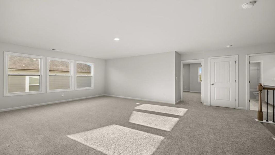 Spacious, unfurnished interior of a new home in , Dallas (Image 20).