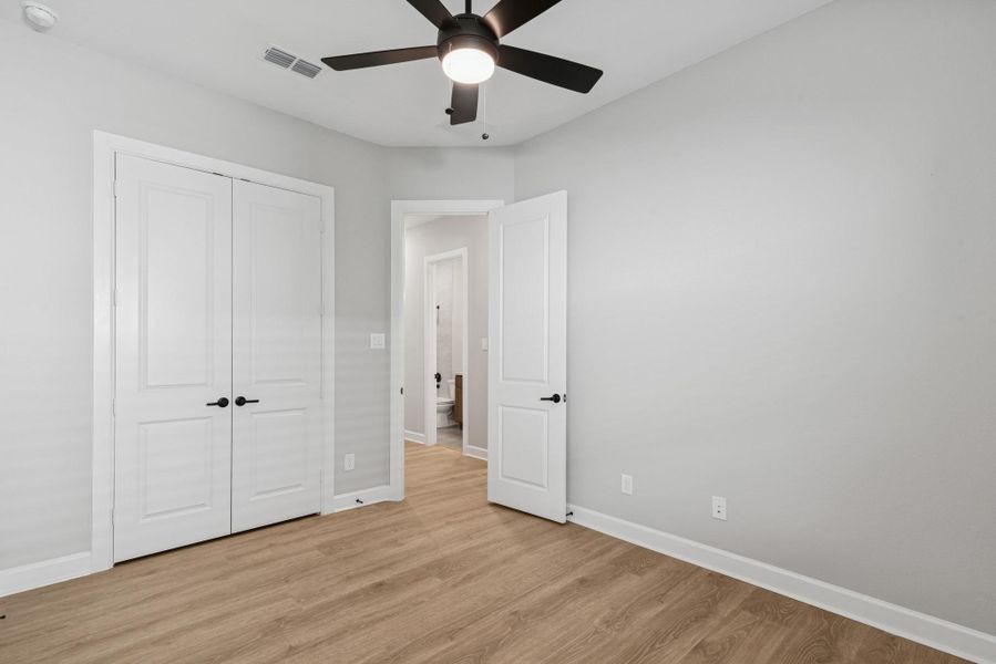 Spacious, unfurnished interior of a new home in The Meadows at Imperial Oaks, Conroe (Image 25).